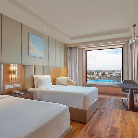 Doubletree By Hilton Varanasi Eksteriør bilde