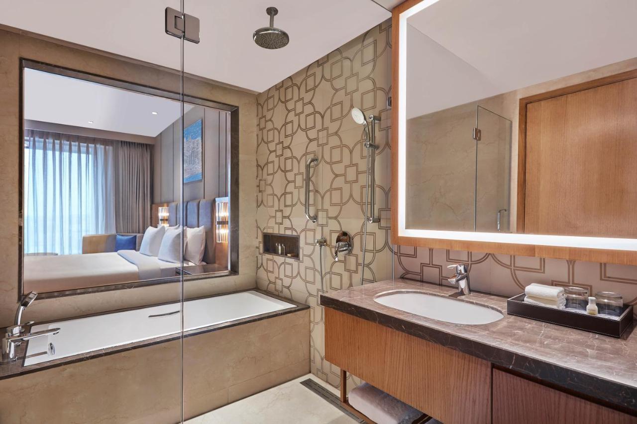 Doubletree By Hilton Varanasi Eksteriør bilde