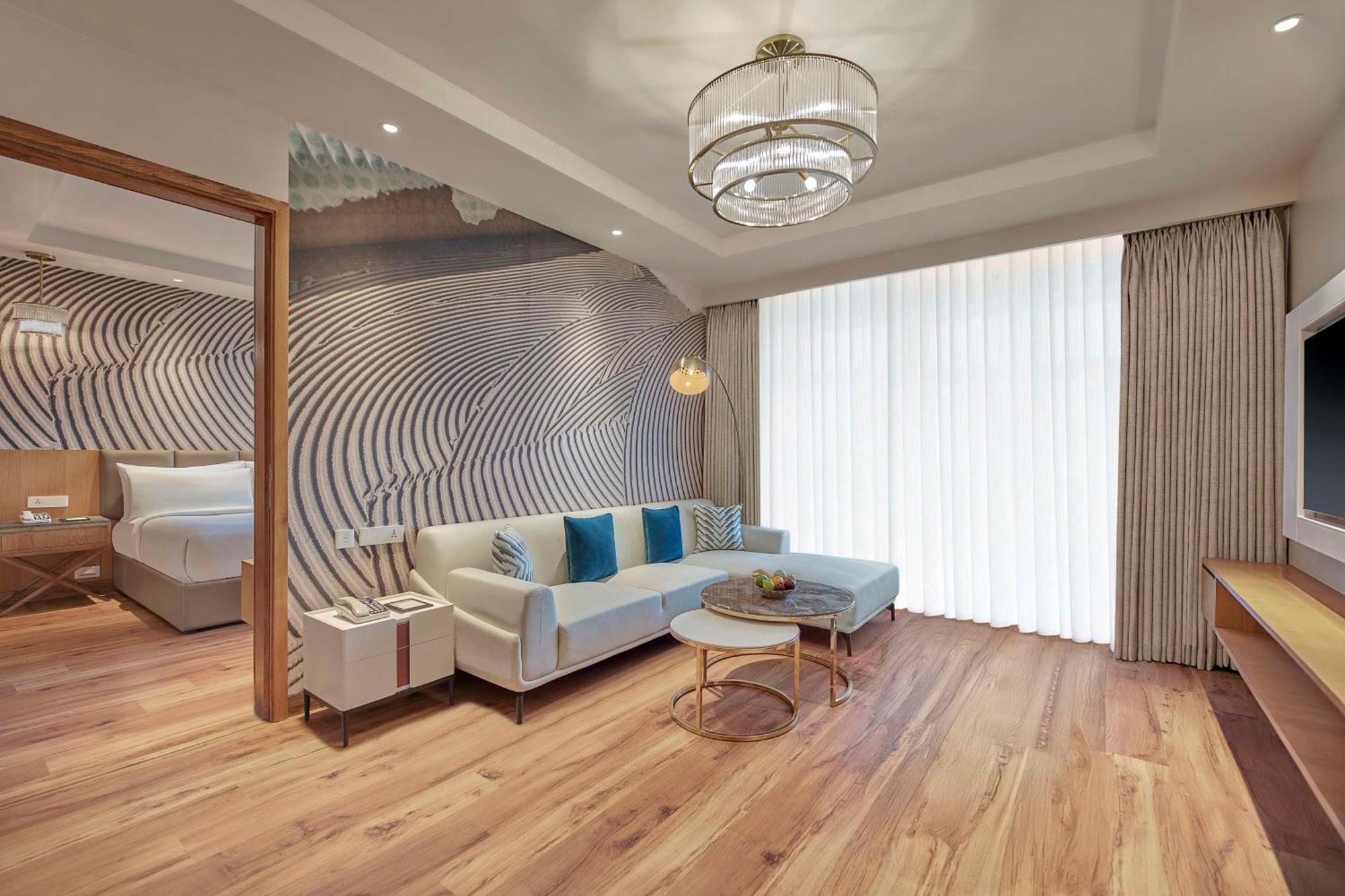 Doubletree By Hilton Varanasi Eksteriør bilde