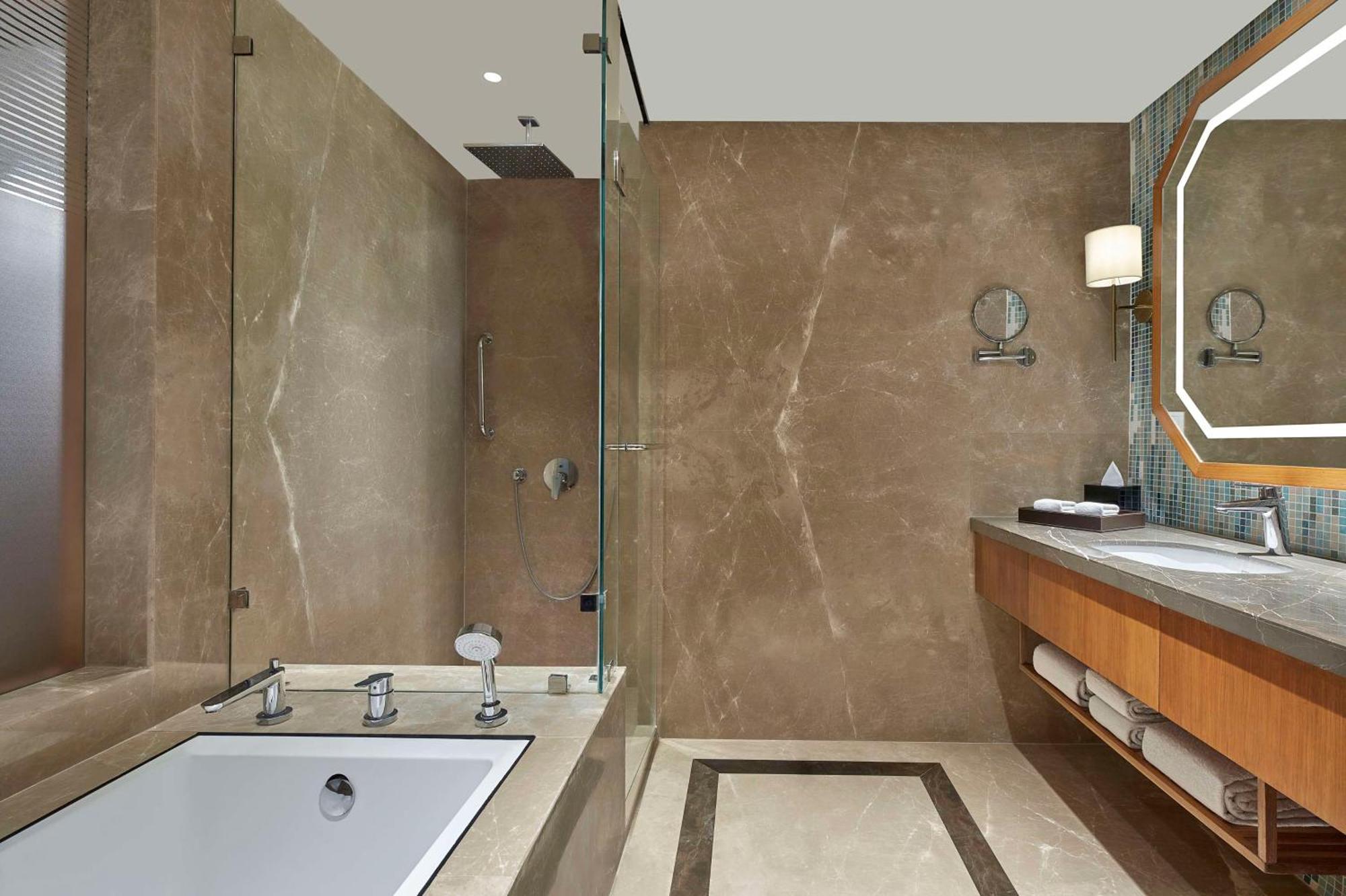 Doubletree By Hilton Varanasi Eksteriør bilde
